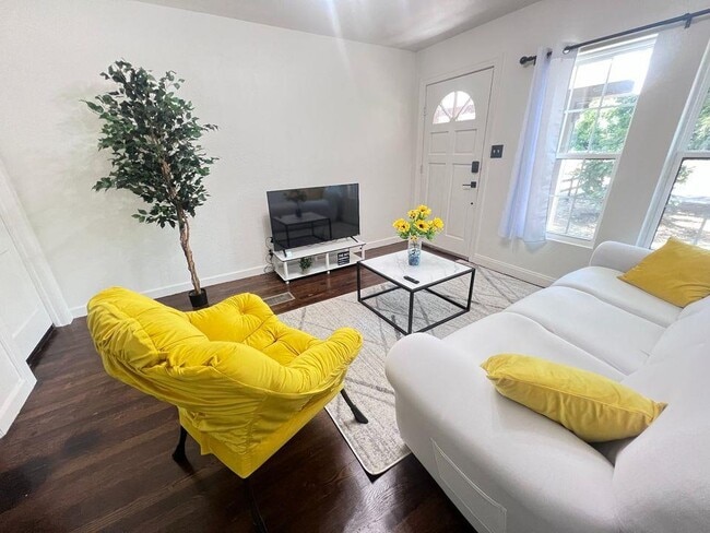 3508 Clarkson Ave in Austin, TX - Building Photo - Building Photo