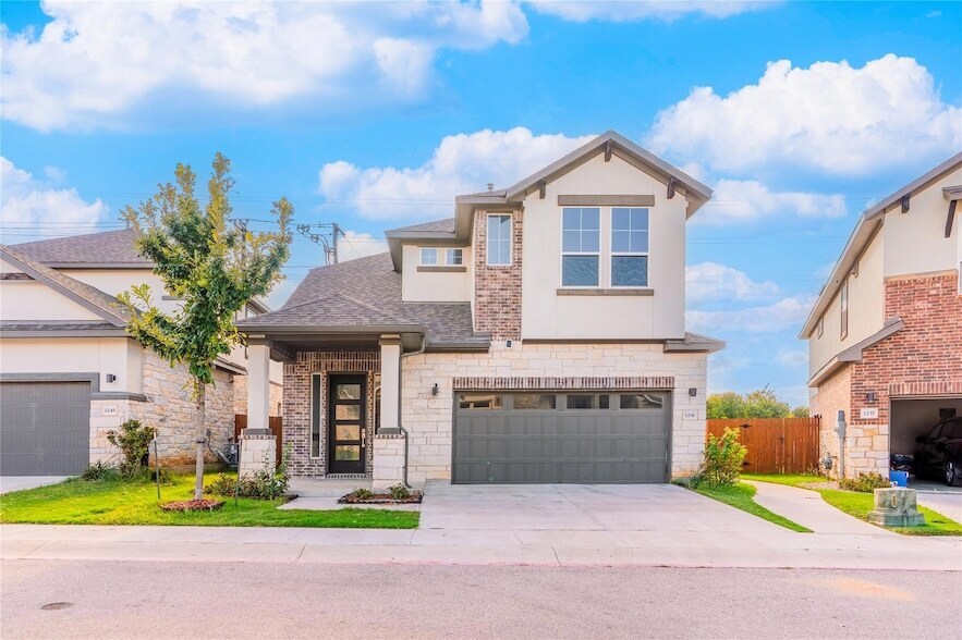 1241 Summerbrooke Cir in Leander, TX - Foto de edificio