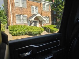 691 Madelon Ct in Louisville, KY - Building Photo