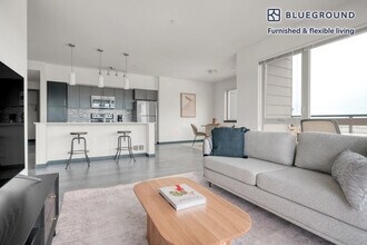 15522 NE 22nd Pl-Unit -FL7-ID317 in Bellevue, WA - Foto de edificio - Building Photo