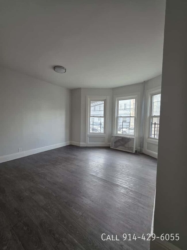 property at 136 Hawthorne Ave