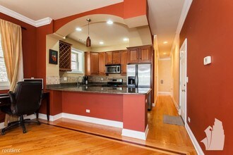 2417 W Fillmore St in Chicago, IL - Building Photo - Building Photo