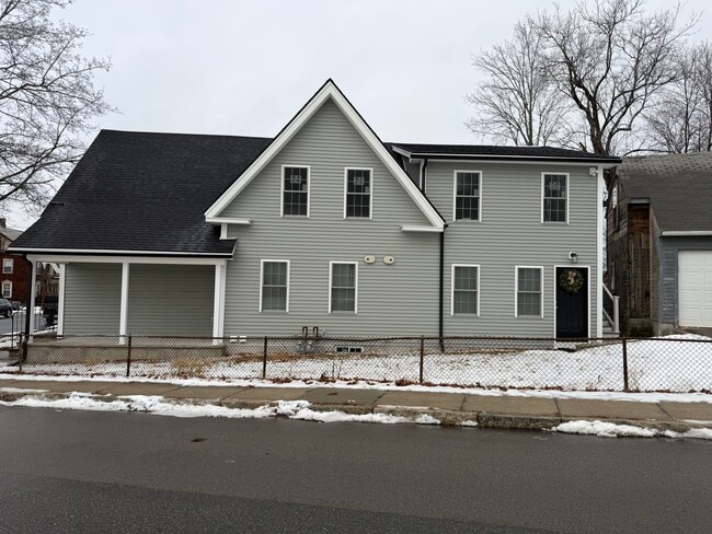 18 S Main St, Unit 2F