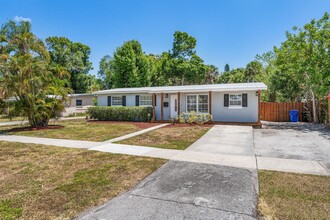 1860 37th Ave in Vero Beach, FL - Building Photo - Building Photo