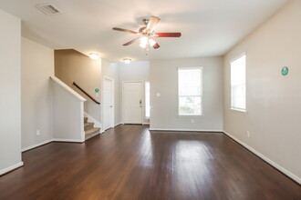 2714 Mesquite Ridge Dr in Houston, TX - Building Photo - Building Photo