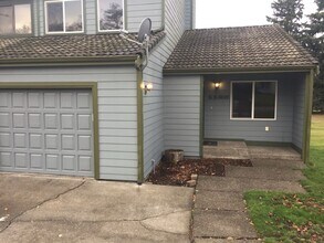 1128 N Vassault St in Tacoma, WA - Building Photo - Building Photo