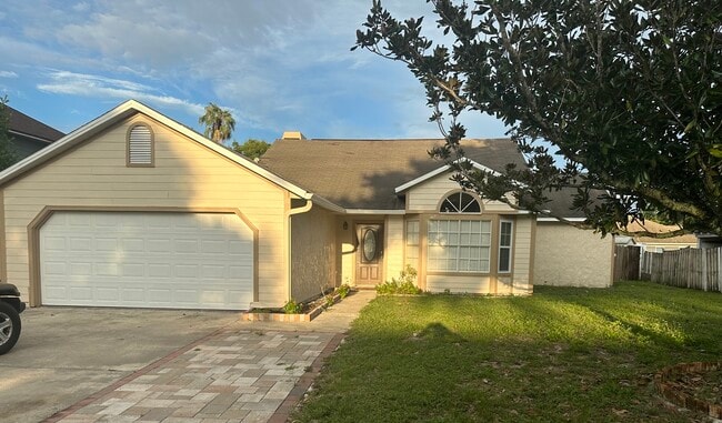 property at 2617 Coventry Ln