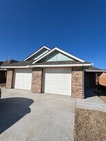 1209 SW Oklahoma Ave in Lawton, OK - Building Photo