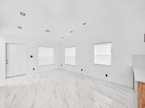 1230 NE 1st Ave. in Fort Lauderdale, FL - Building Photo - Building Photo