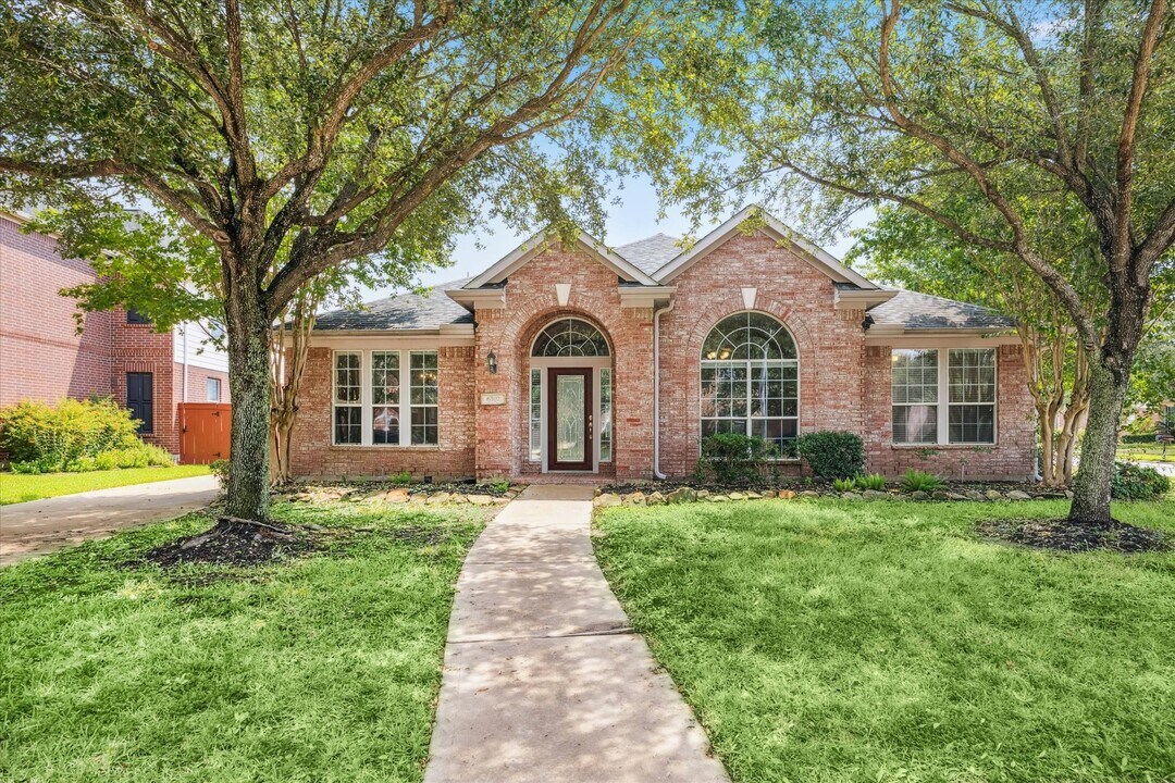 6502 Grand Flora Ct in Houston, TX - Building Photo