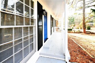 88 Lucia Dr SE in Smyrna, GA - Foto de edificio - Building Photo