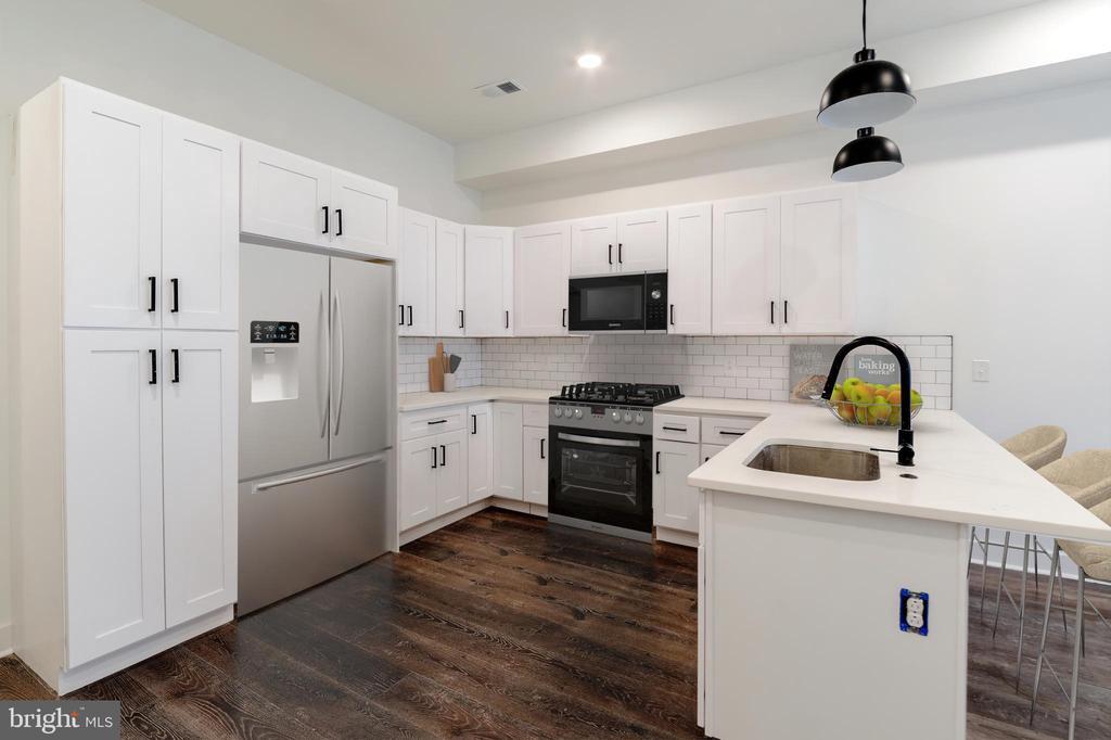 625 N 52nd St, Unit UNIT 2 in Philadelphia, PA - Building Photo