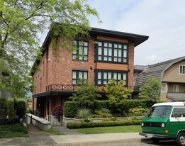 2437 W 1st Ave in Vancouver, BC - Building Photo