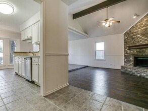 2411 Bayberry Ln in Euless, TX - Building Photo - Building Photo