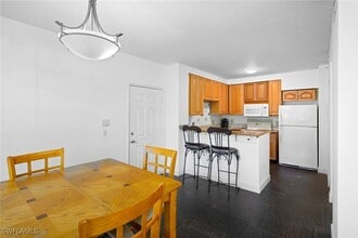 1220 Reserve Way in Naples, FL - Building Photo - Building Photo