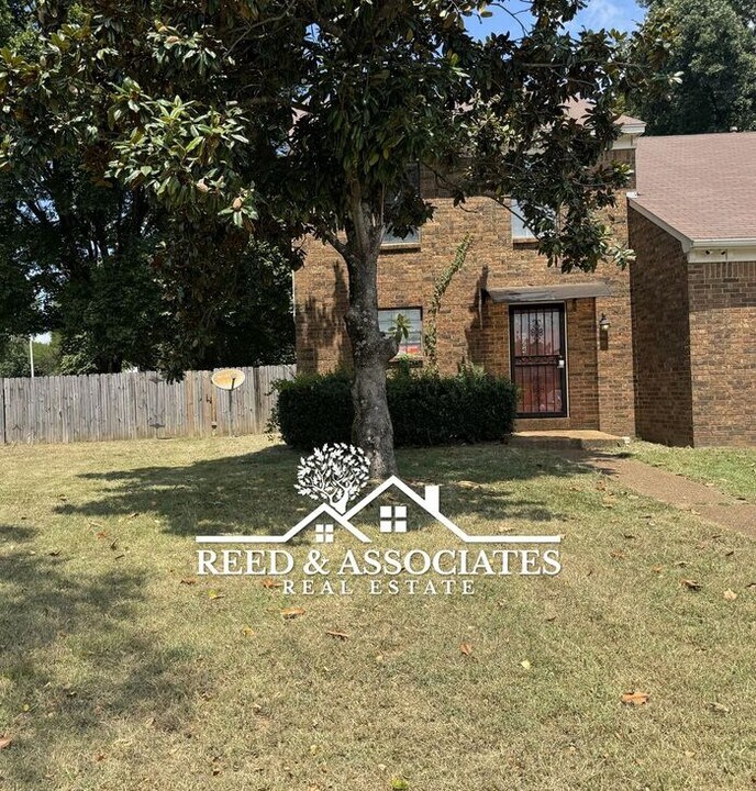 6004 Hickory Cove in Memphis, TN - Building Photo