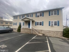 128 Mortimer St in Dunmore, PA - Building Photo - Building Photo