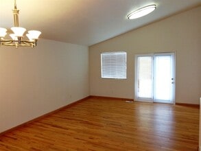 14354 S Debrian Way in Draper, UT - Building Photo - Building Photo