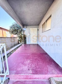 138 N Soldano Ave in Azusa, CA - Foto de edificio - Building Photo