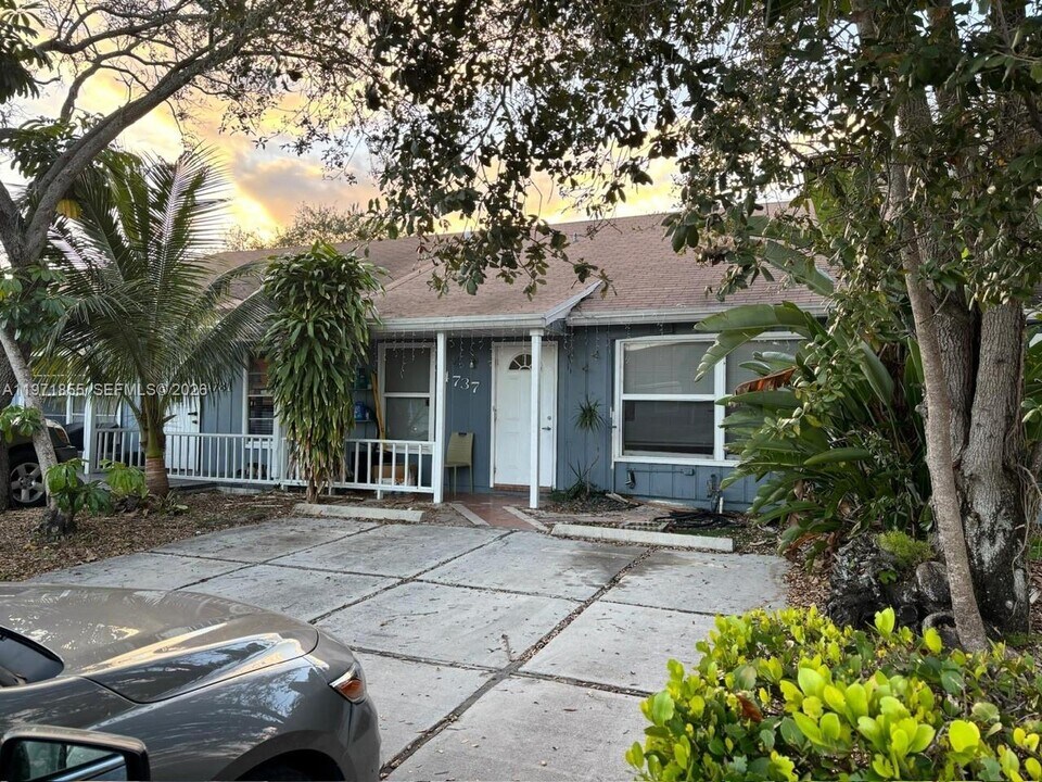4729 NW 4th Ave in Pompano Beach, FL - Building Photo