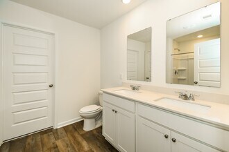 19 Striker Rd in Port Wentworth, GA - Foto de edificio - Building Photo