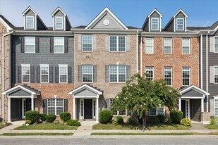 132 Daybeacon St in Yorktown, VA - Building Photo