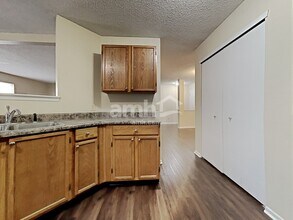 8450 Ash Grove Dr in Indianapolis, IN - Building Photo - Building Photo