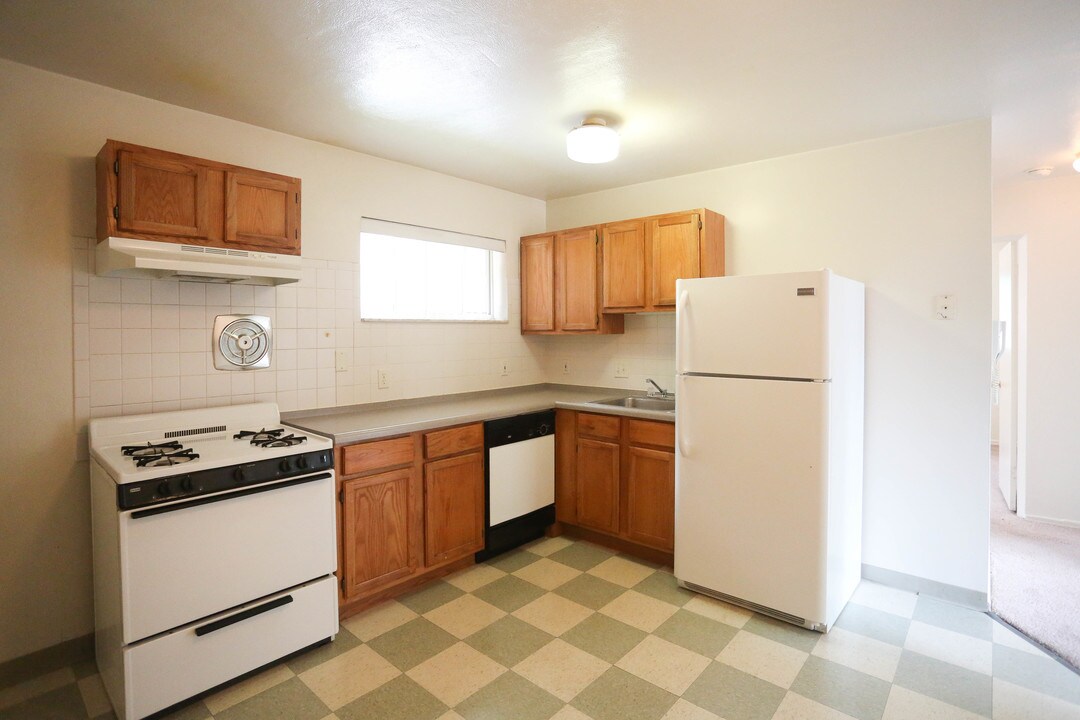 Kingston Drive Apartments in St. Louis, MO - Building Photo