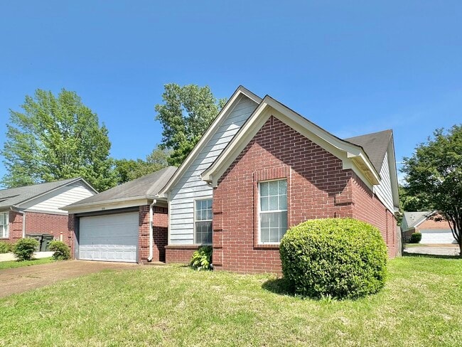 1090 Cambrain Dr in Memphis, TN - Building Photo - Building Photo