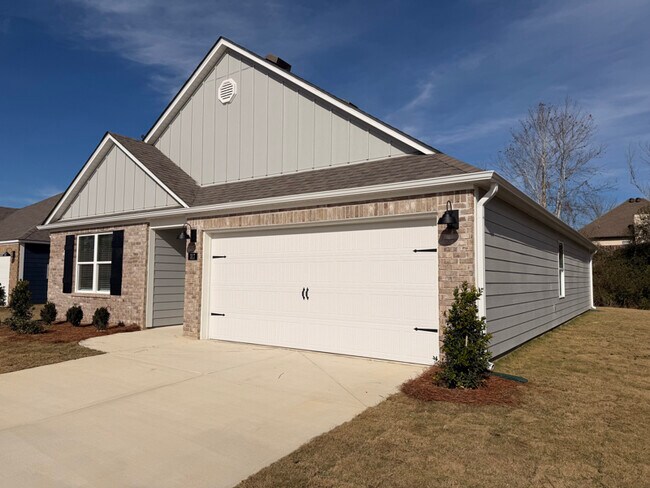 317 Oakmont Cir in Calera, AL - Foto de edificio - Building Photo