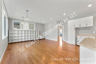 2317 W Armitage Ave in Chicago, IL - Building Photo - Building Photo