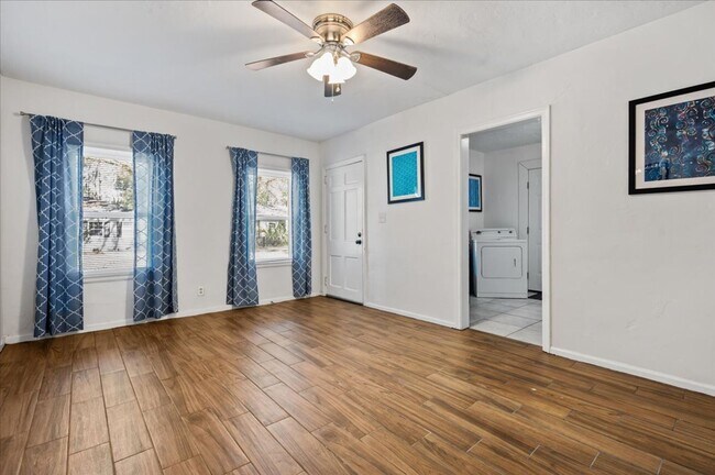 1319 E 53rd St in Savannah, GA - Foto de edificio - Building Photo