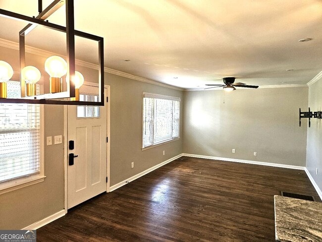 property at 635 Albert St NW