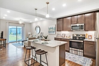 Cape at Savona Point in Cape Coral, FL - Foto de edificio - Building Photo