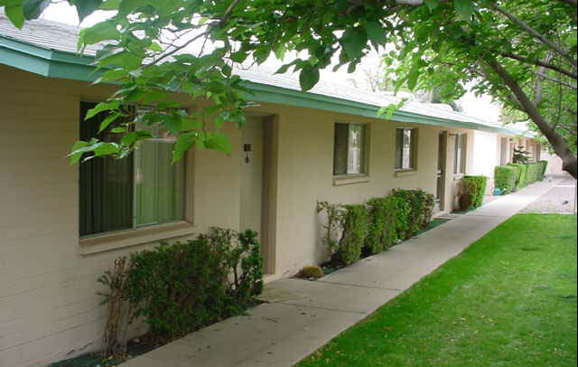 Mustang Apartments in Phoenix, AZ - Building Photo - Building Photo