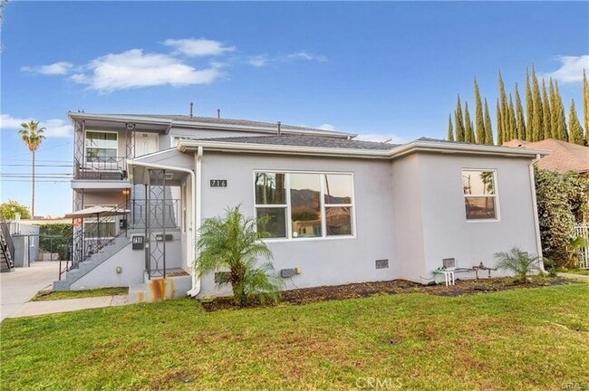 property at 716 W Glenoaks Blvd