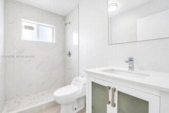 1180 NW 67th St in Miami, FL - Building Photo - Building Photo