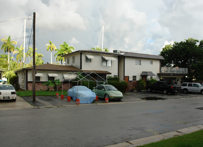 443 Hendricks Is in Fort Lauderdale, FL - Building Photo - Building Photo