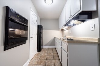 110 Brookside Dr. - Cedar Apartments in Clarksville, TN - Building Photo - Interior Photo