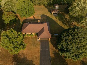 8430 N Oaklawn Dr in Willard, MO - Building Photo - Building Photo