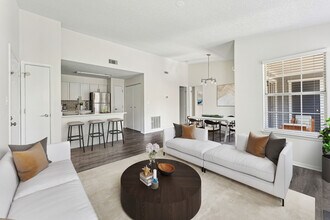 Windsor at Fairlakes in Fairfax, VA - Foto de edificio - Building Photo