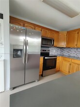 1510 Springside Dr in Weston, FL - Building Photo - Building Photo