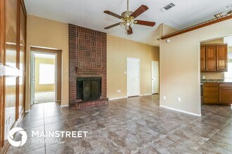 6412 Woodcreek Trail in Fort Worth, TX - Building Photo - Building Photo