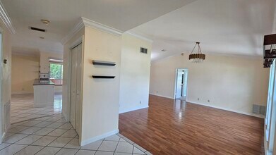 12157 Sycamore Ln in Wellington, FL - Building Photo - Building Photo