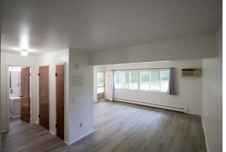 5 Lasalle St in Battle Creek, MI - Building Photo - Interior Photo