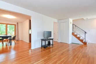 118 Edinboro St, Unit 118 in Newton, MA - Building Photo - Building Photo