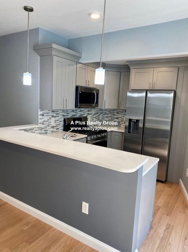 41 Cornwall St, Unit 1 in Boston, MA - Building Photo - Building Photo