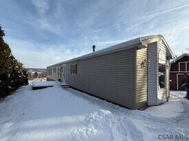 321 Cord St in Johnstown, PA - Building Photo
