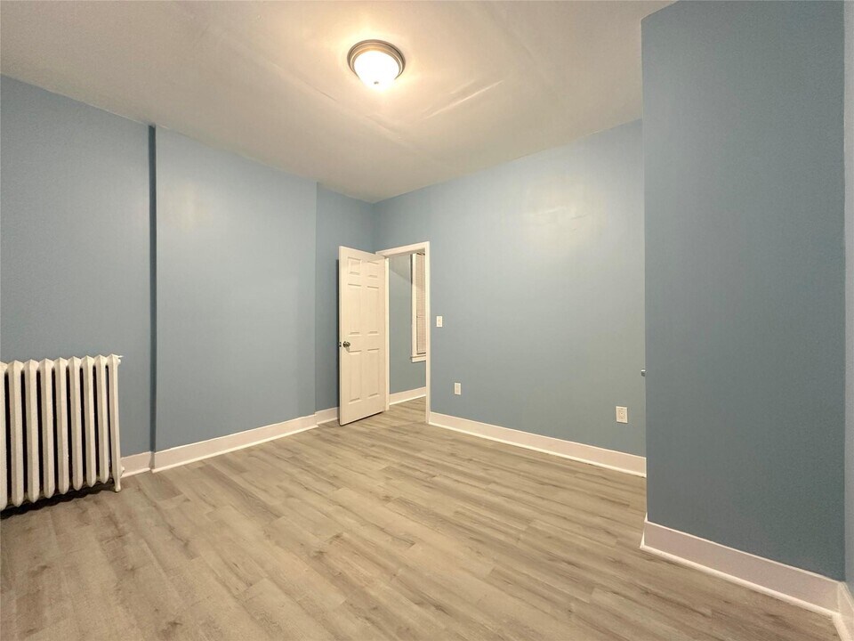 46 Benkard Ave in Newburgh, NY - Building Photo