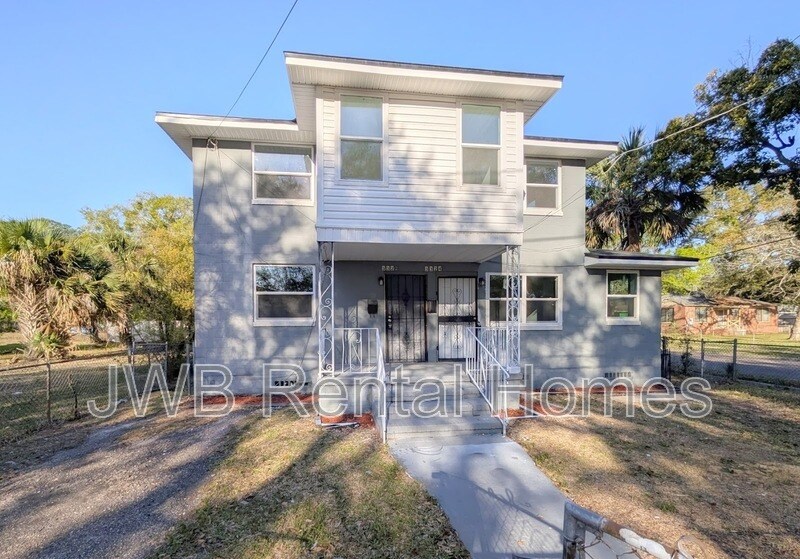 3322 N Davis St in Jacksonville, FL - Building Photo
